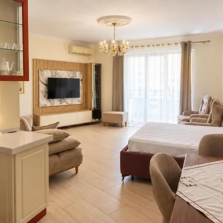 Studio, 3 Min To Skanderbeg *