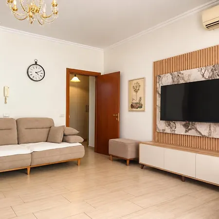 Studio, 3 Min To Skanderbeg Appartement Tirana